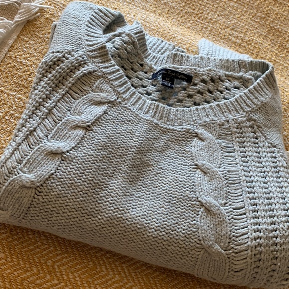 Super soft & comfy AE 🦅 sweater - Picture 10 of 10